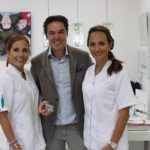 Las doctoras Ana María Cantor y Margarita Cantor en la clínica Odontokids Málaga con el Dr. Luis Carriere, referente mundial del Sistema Carriere de Ortodoncia. (Abril 2016)